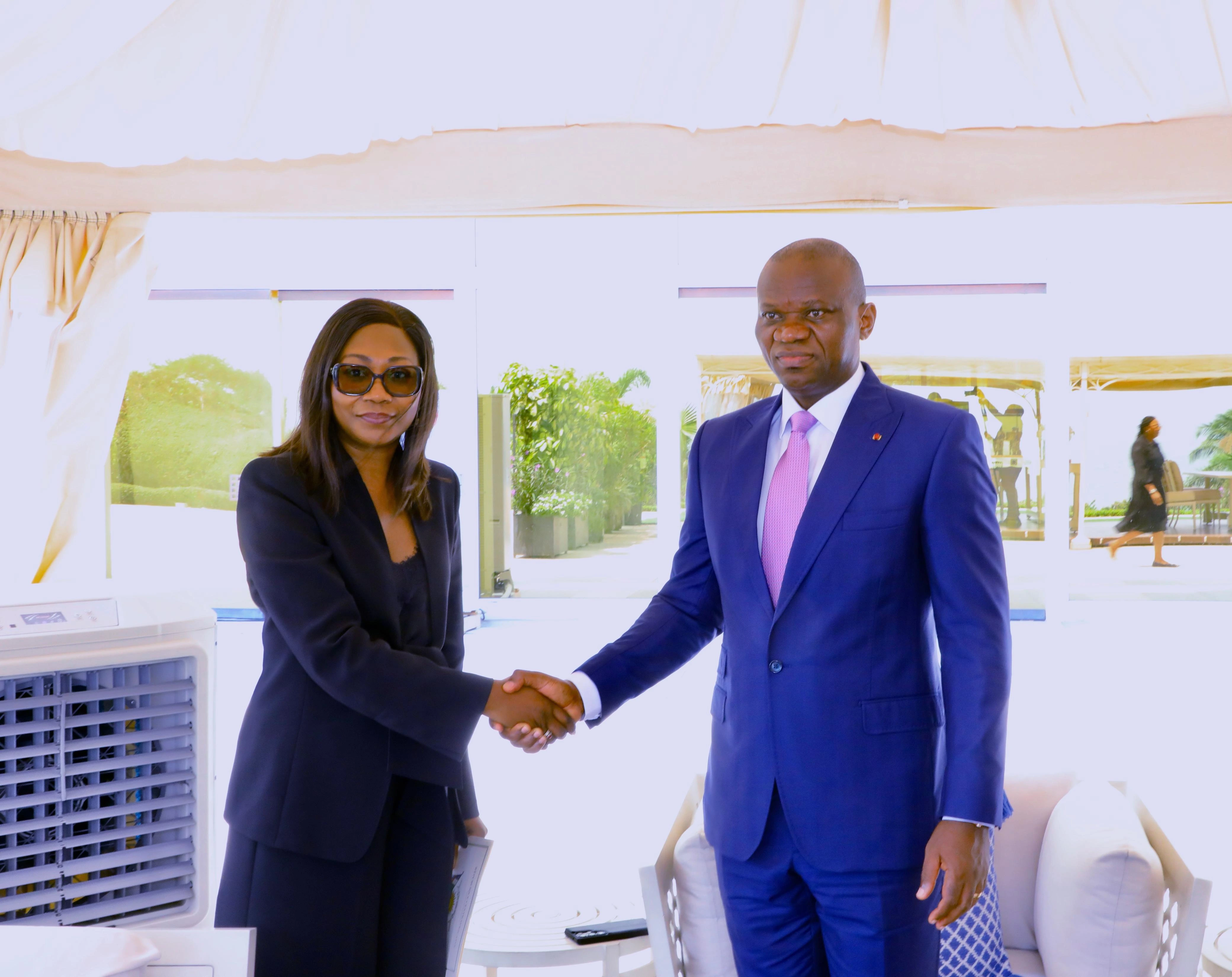 Le Chef de l'État Oligui Nguema s'entretient avec le ministre centrafricain des Affaires Étrangères