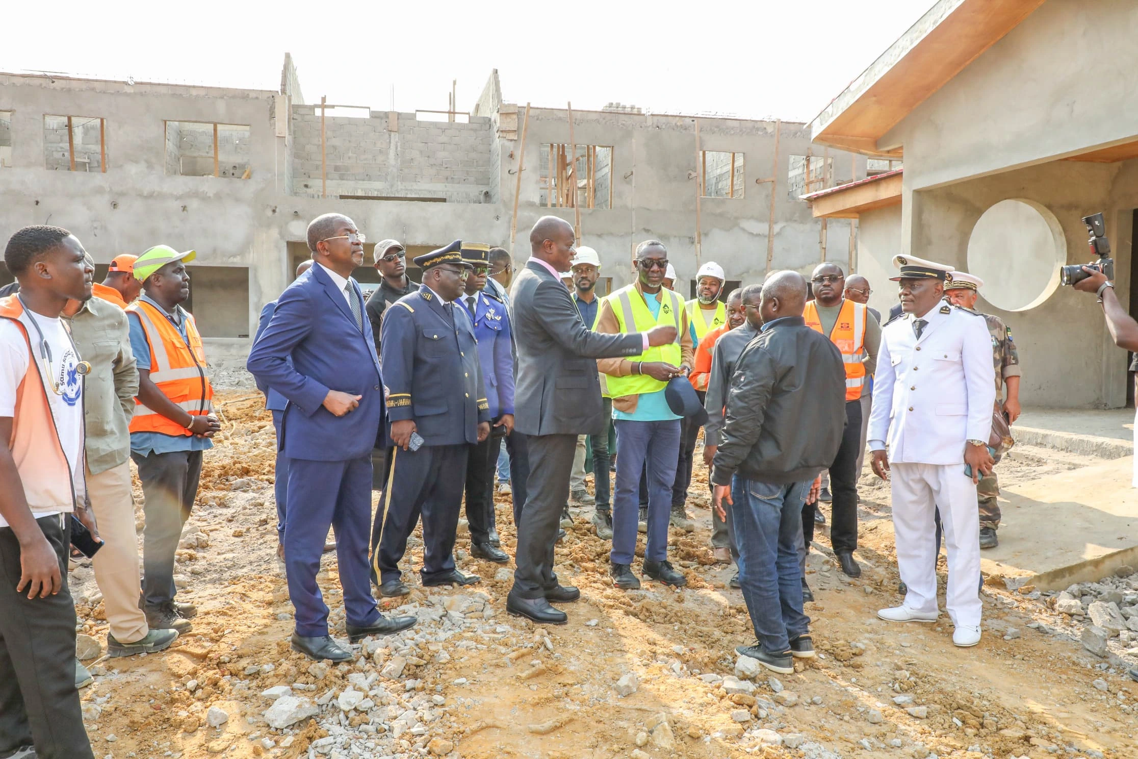 Le Président OLIGUI NGUEMA effectue une visite de chantiers dans la province de la Ngounié