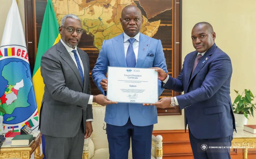 Le Président Oligui Nguema échange avec les acteurs de l’Aviation Civile