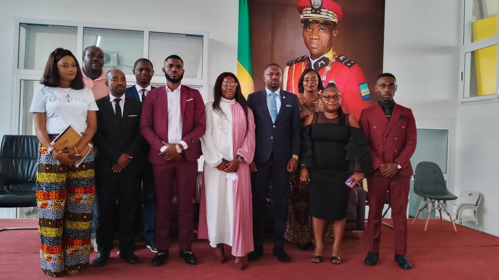 La tribune du "Président" lance ses activités